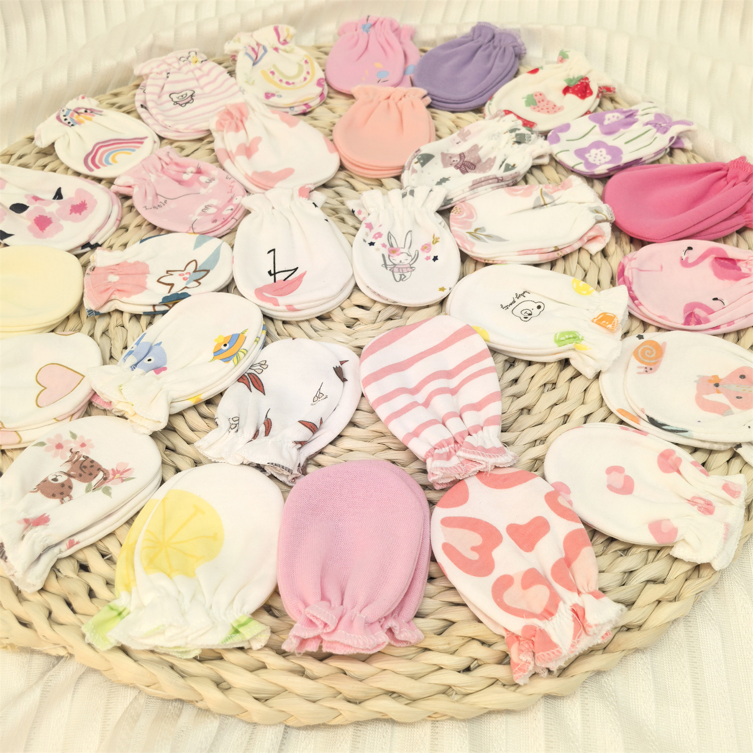 6 Pairs of Random Color Combin - огляд і ціна Baby Mittens Scratch